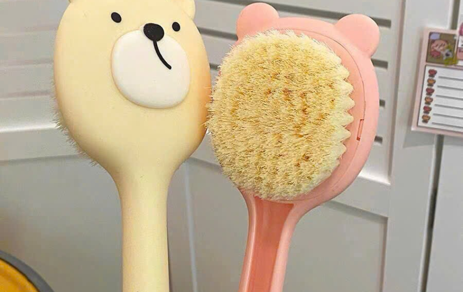 Bàn Chải Đa Năng Tay Cầm Dài Hoạt Tiết Dễ Thương