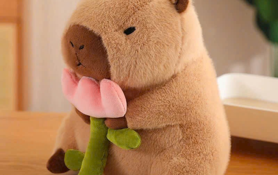 Capybara Ôm Hoa 35cm
